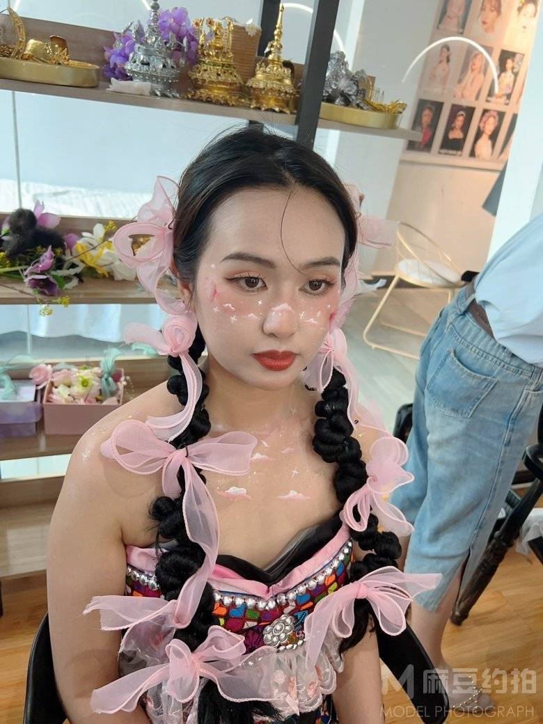 妆容模特