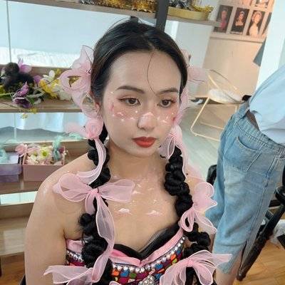 妆容模特