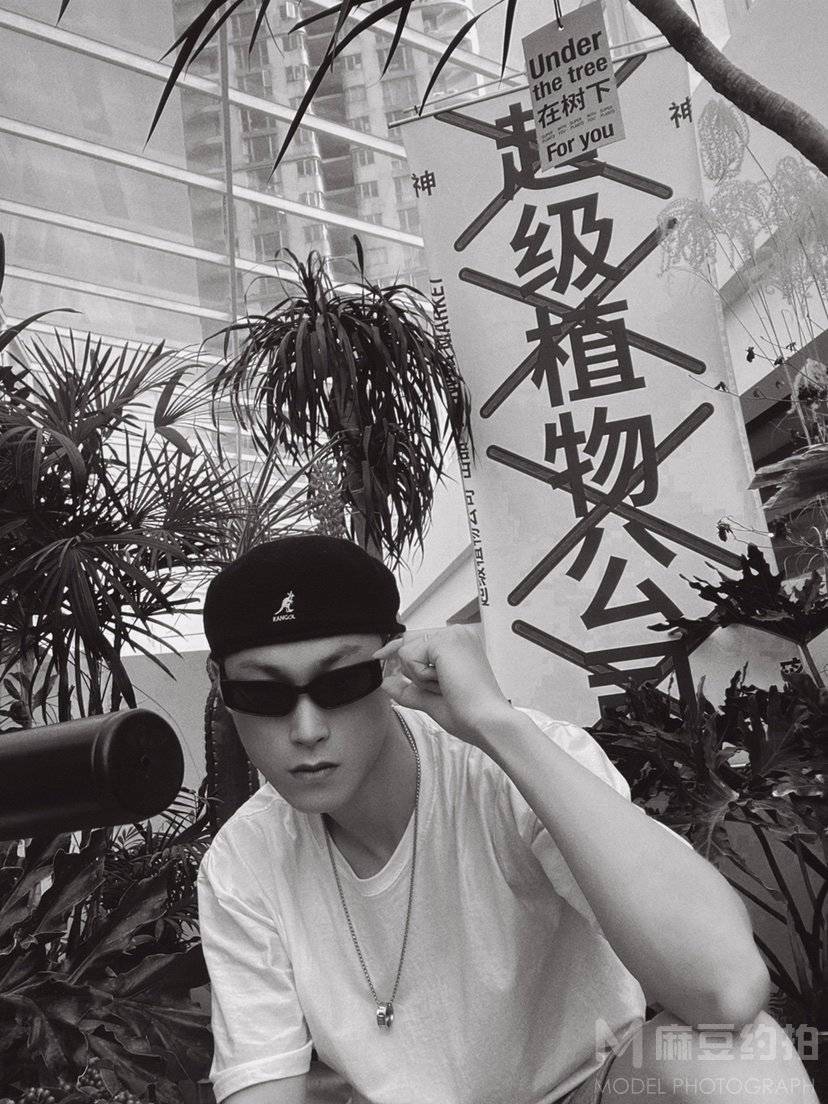 黑白模特