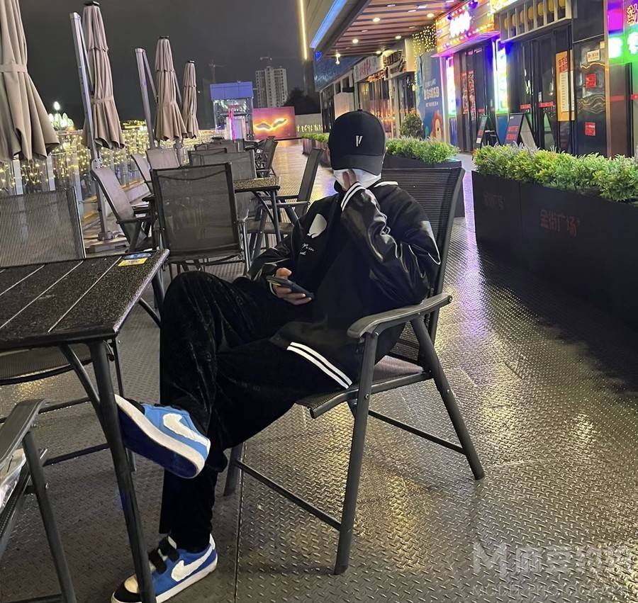 黑白模特