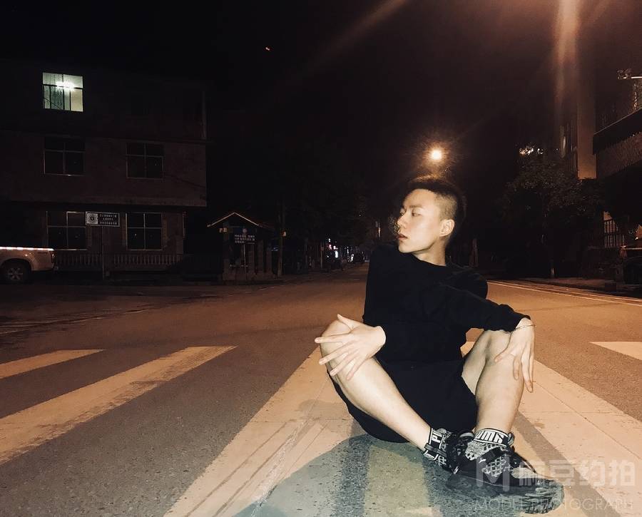 暗黑模特