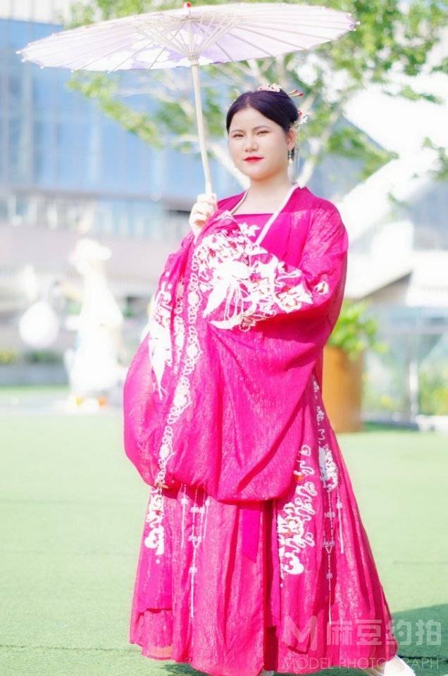 汉服模特