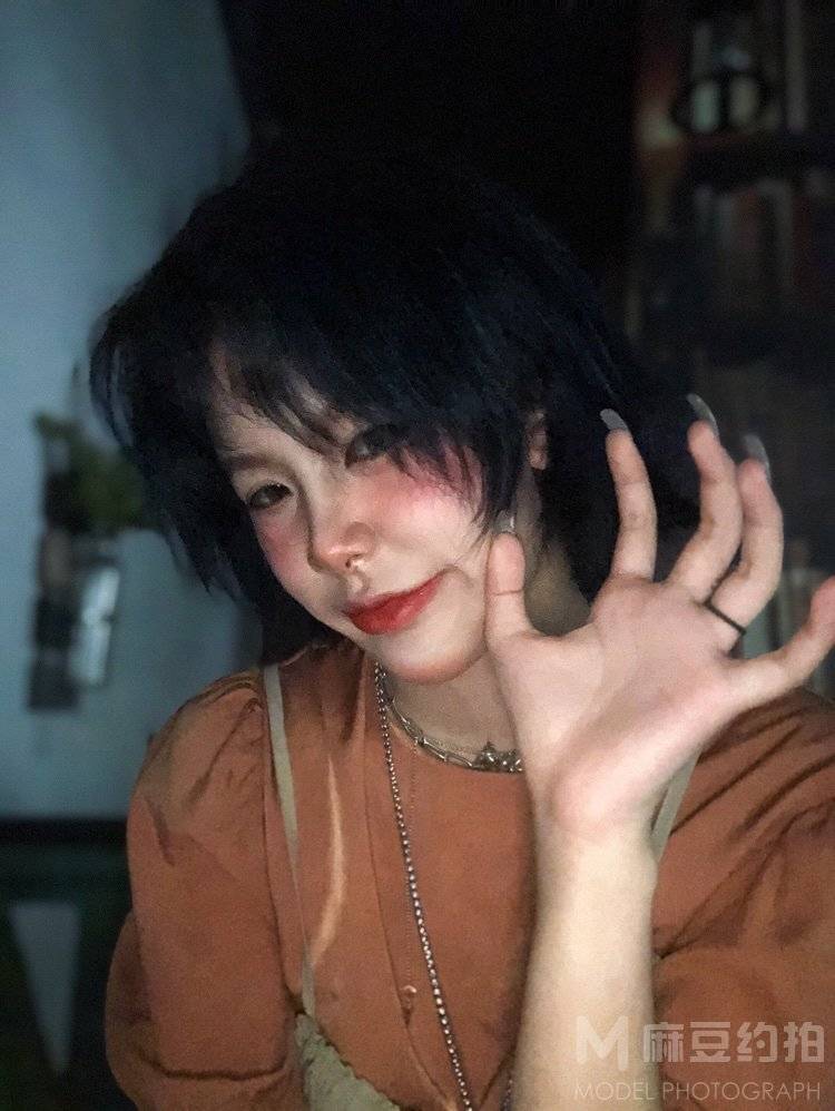 妆容模特