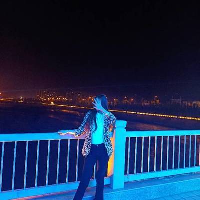 夜景模特