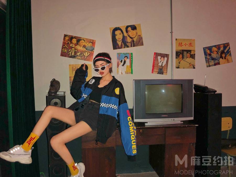 情绪模特