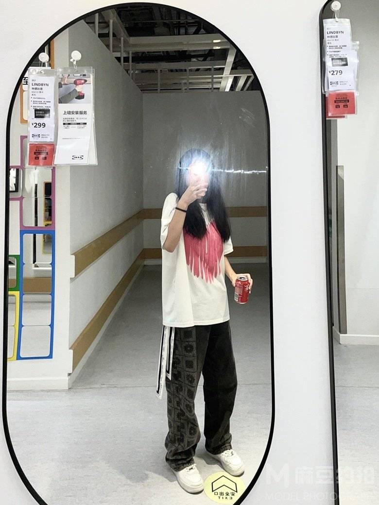 黑白模特
