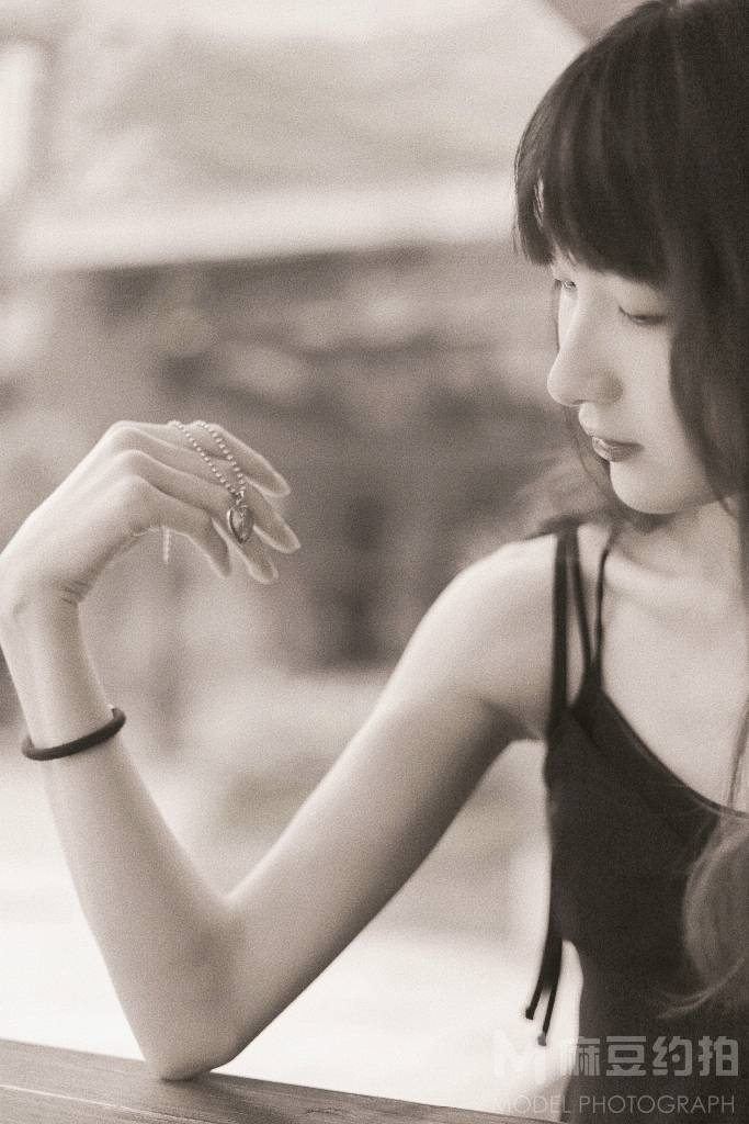 黑白模特