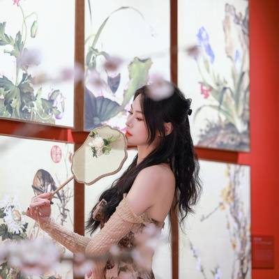 情绪模特