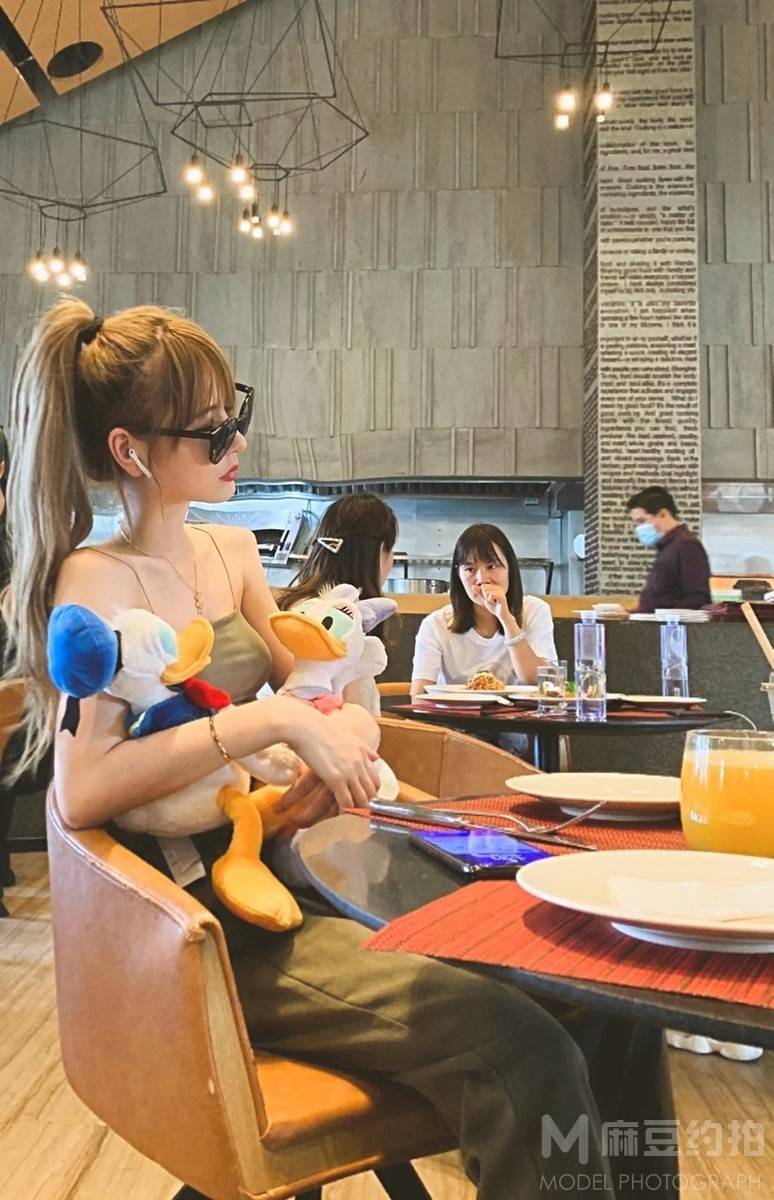 清新模特