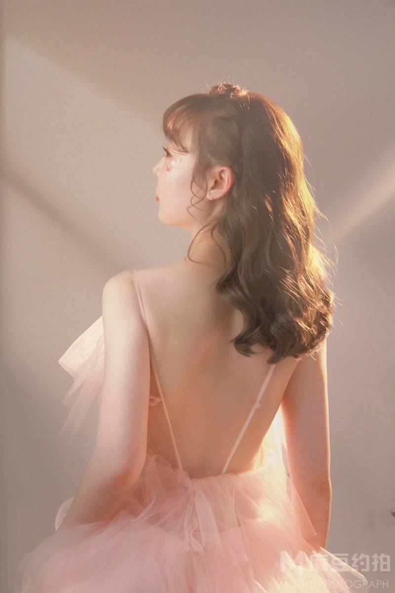 黑白模特