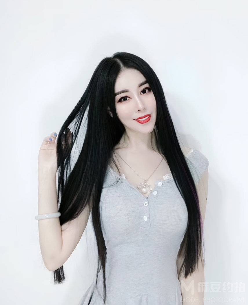 宝丽来模特