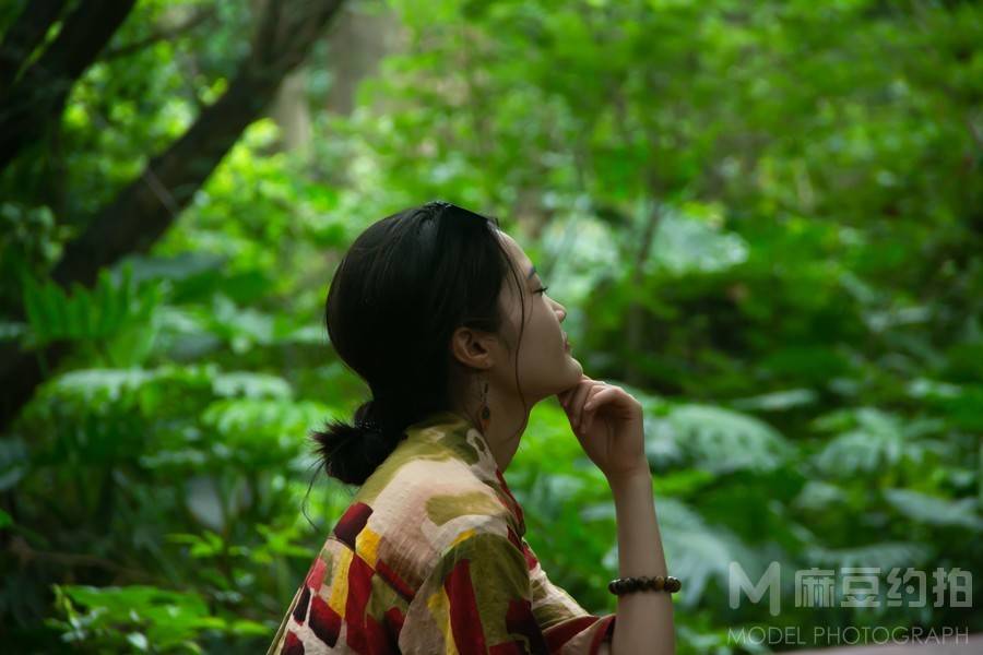 情绪模特