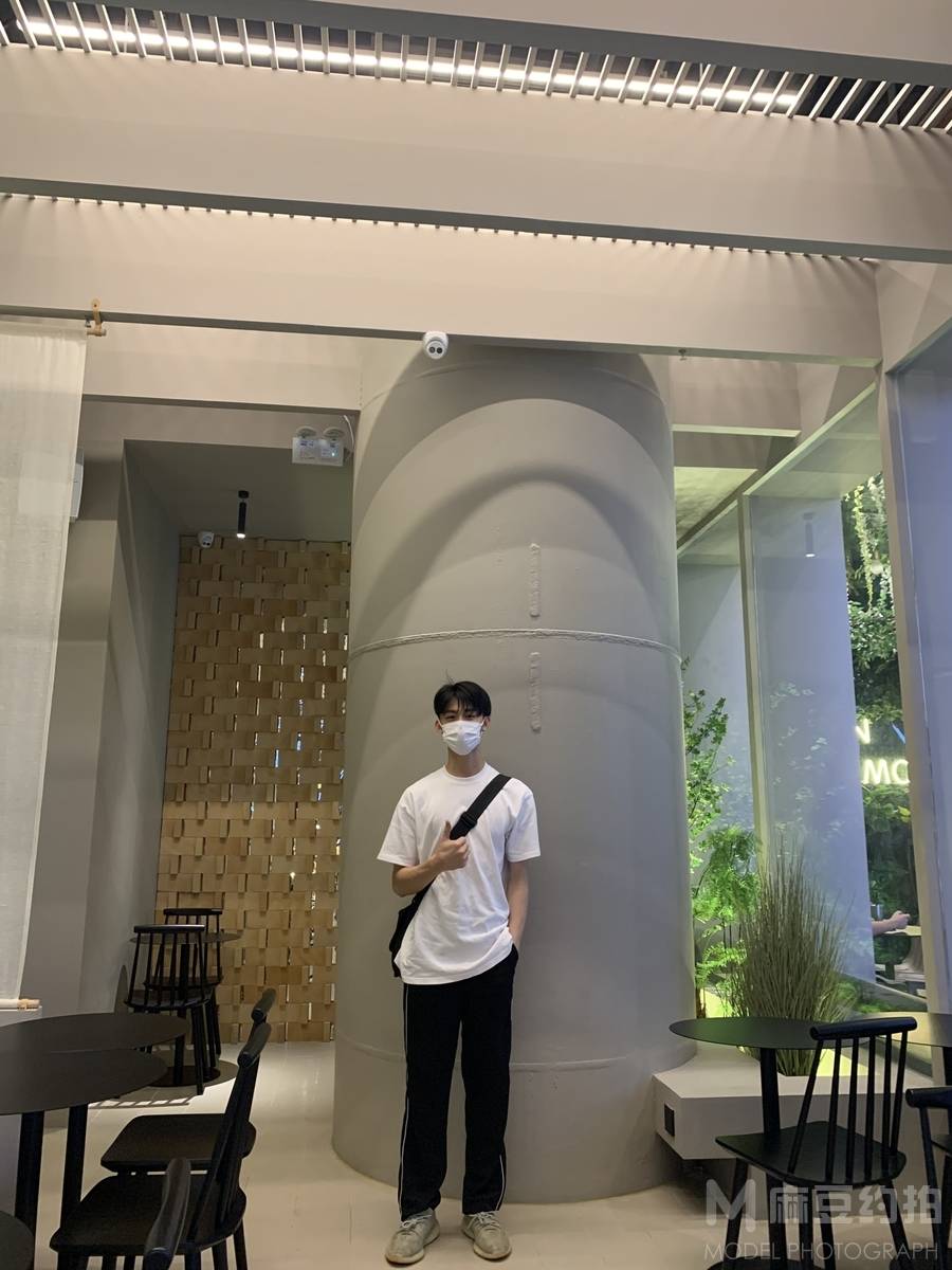 黑白模特