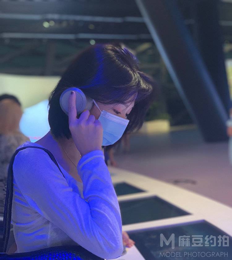 情绪模特
