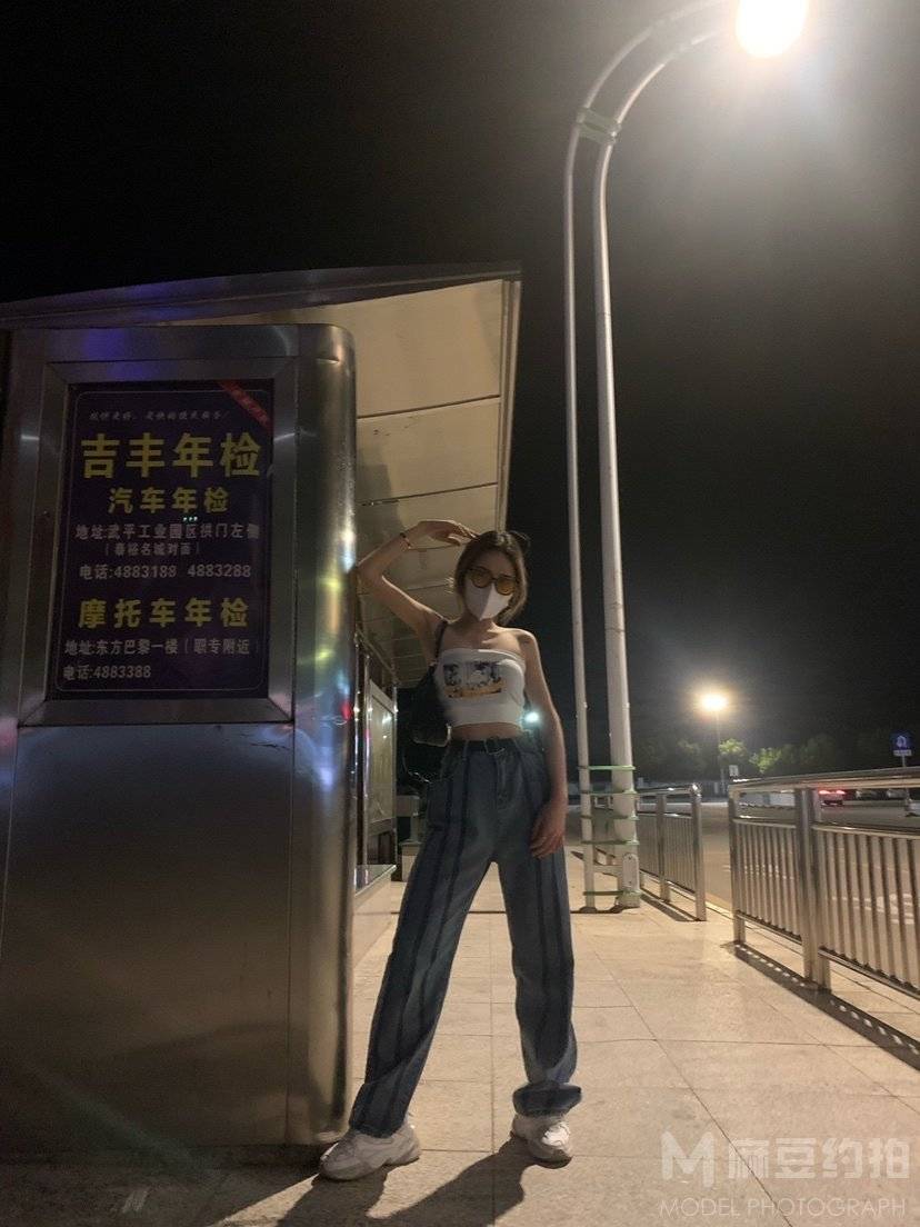 夜景模特