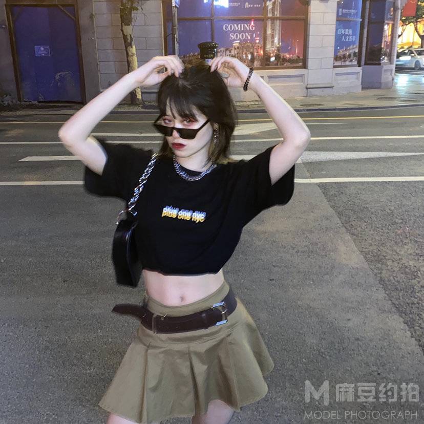 校园模特