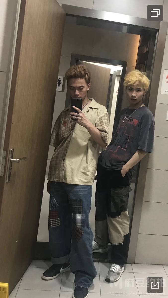 黑白模特