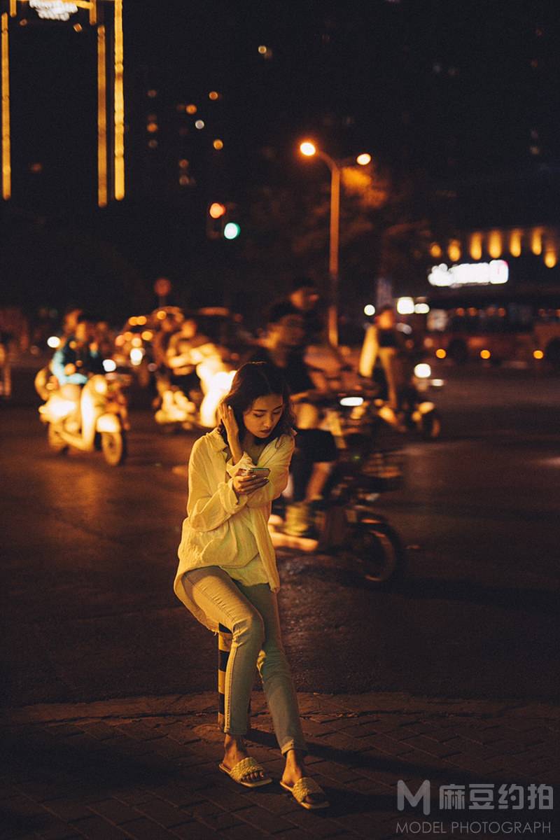 情绪模特