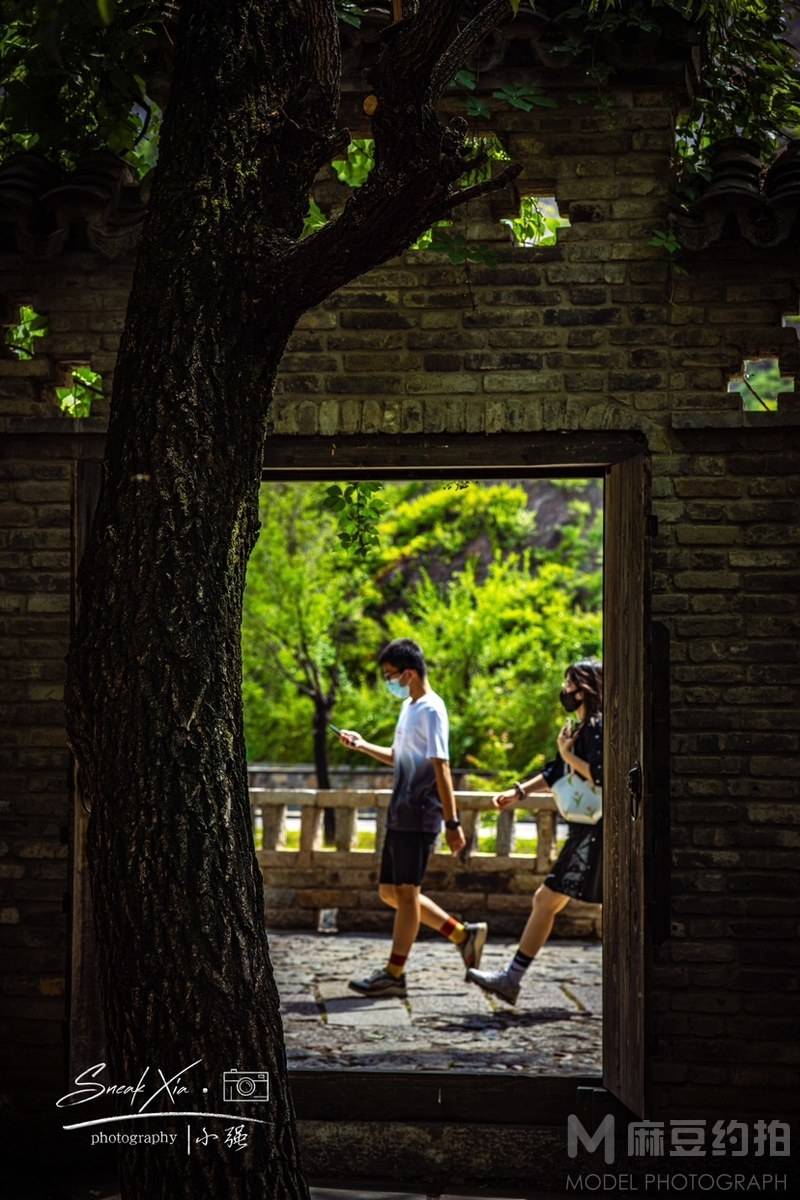 情绪模特