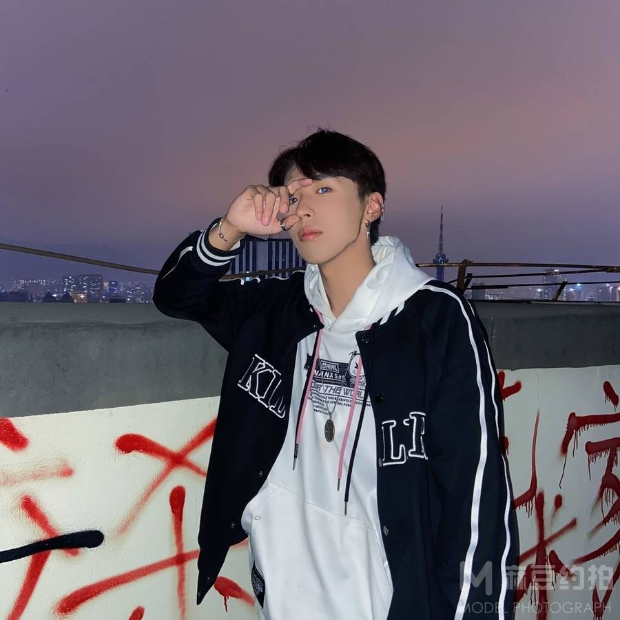 黑白模特