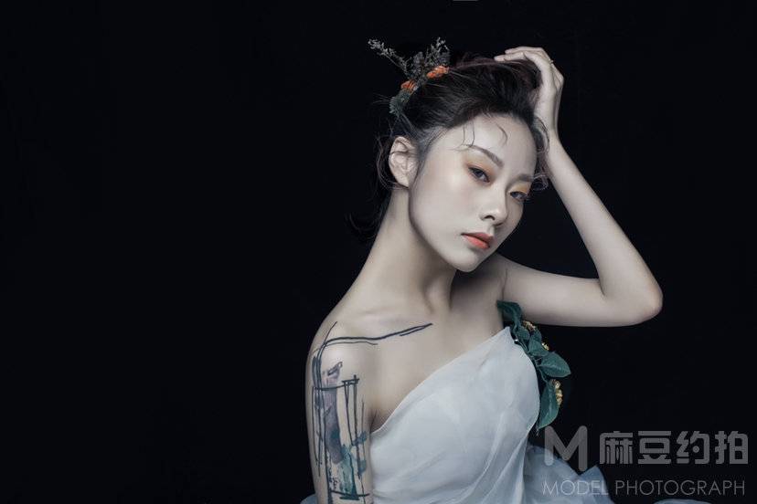 情绪模特