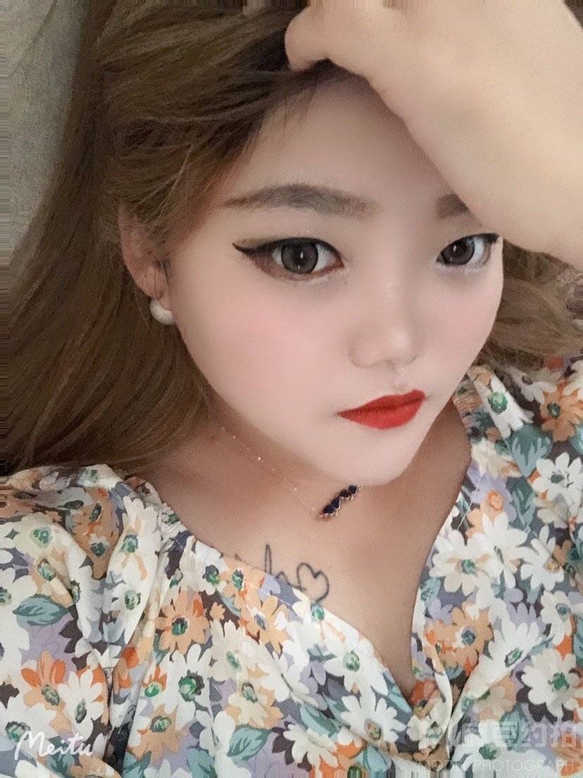 黑白模特
