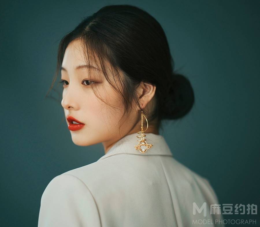 情绪模特