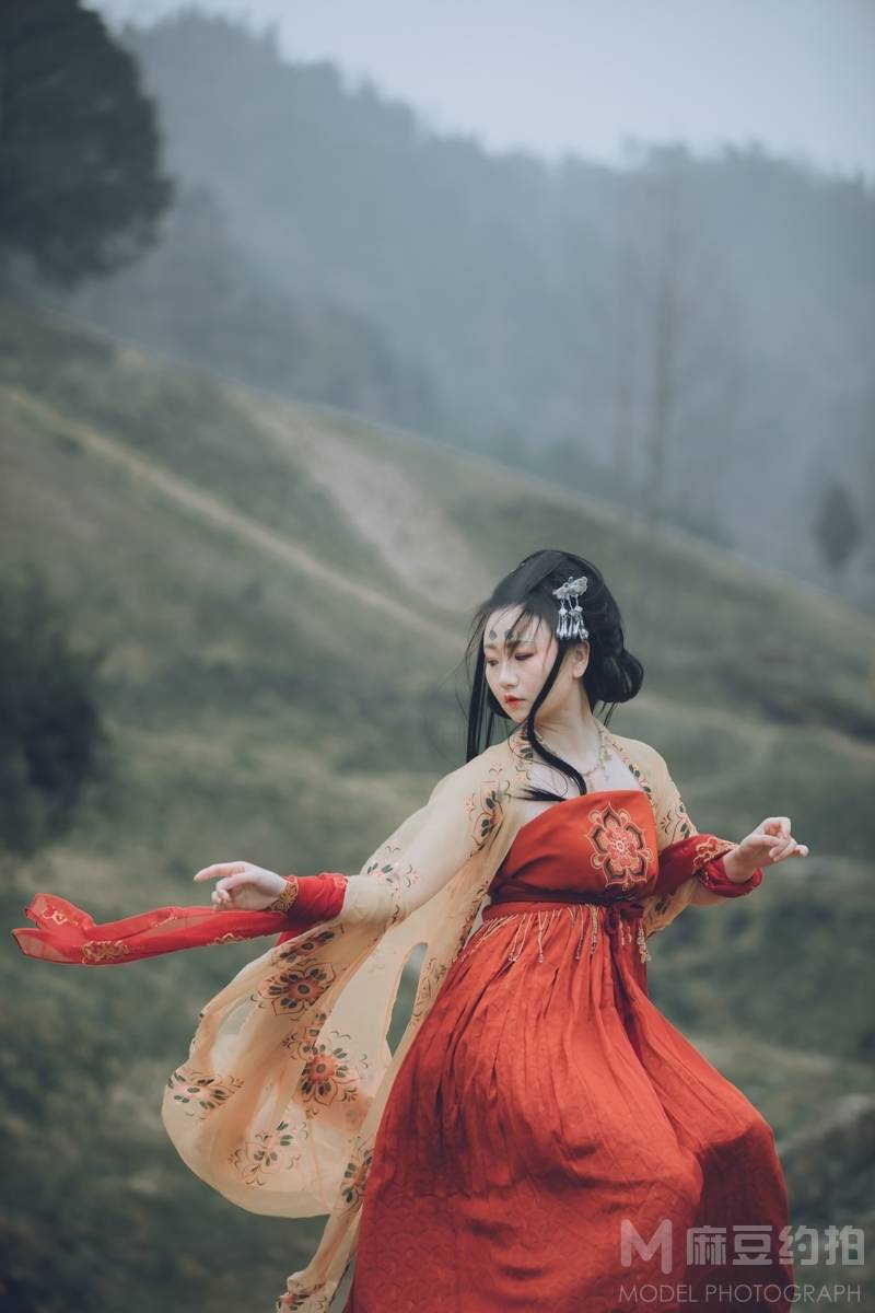 汉服模特