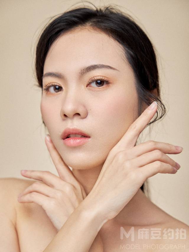 妆容模特