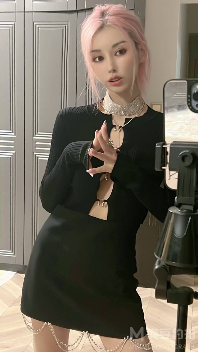 黑白模特
