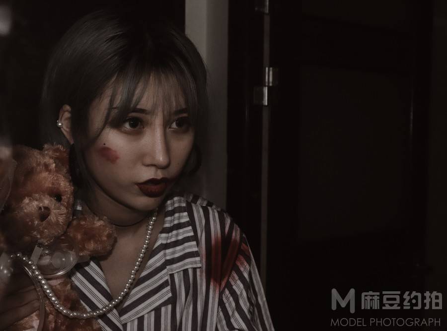 黑白模特