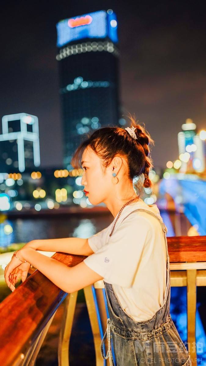 夜景模特