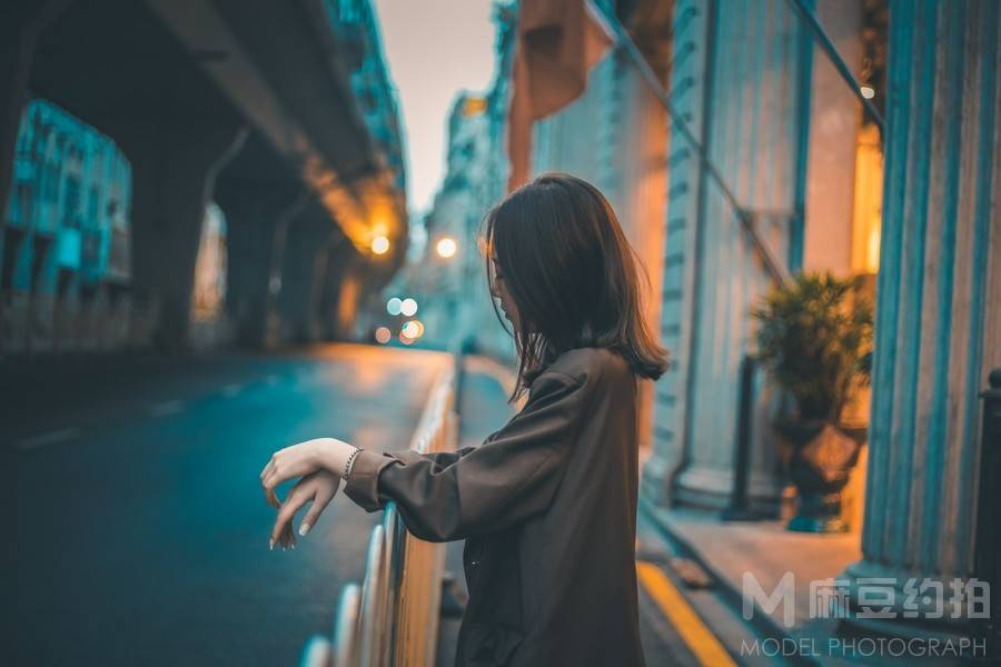 情绪模特