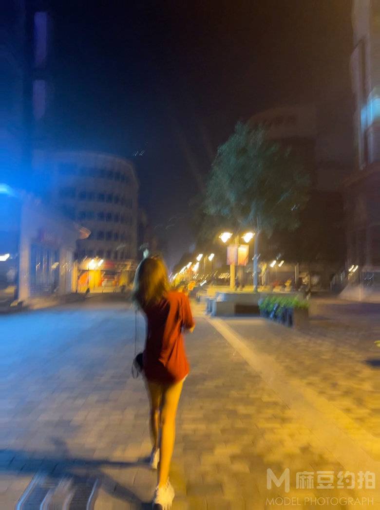 夜景模特