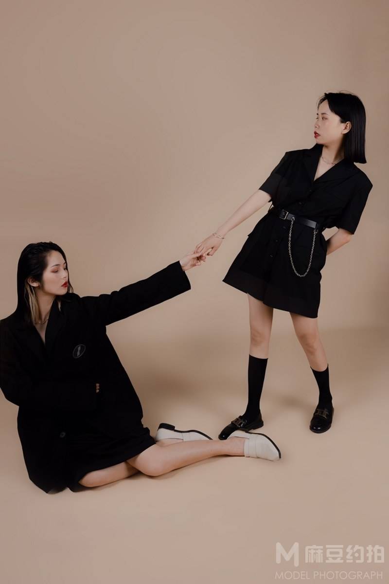 黑白模特