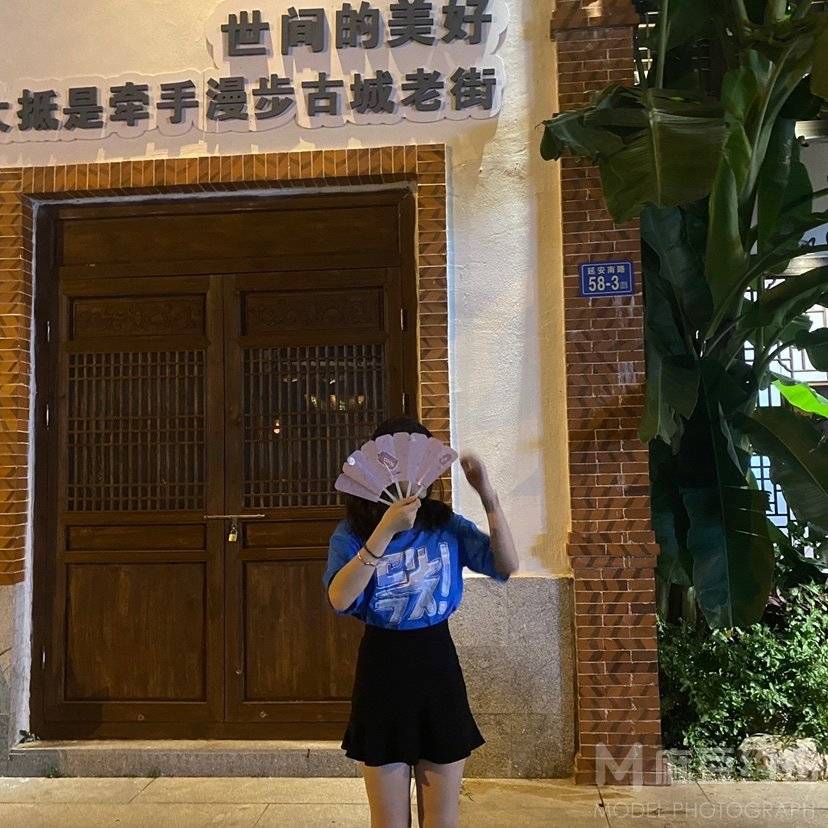 校园模特