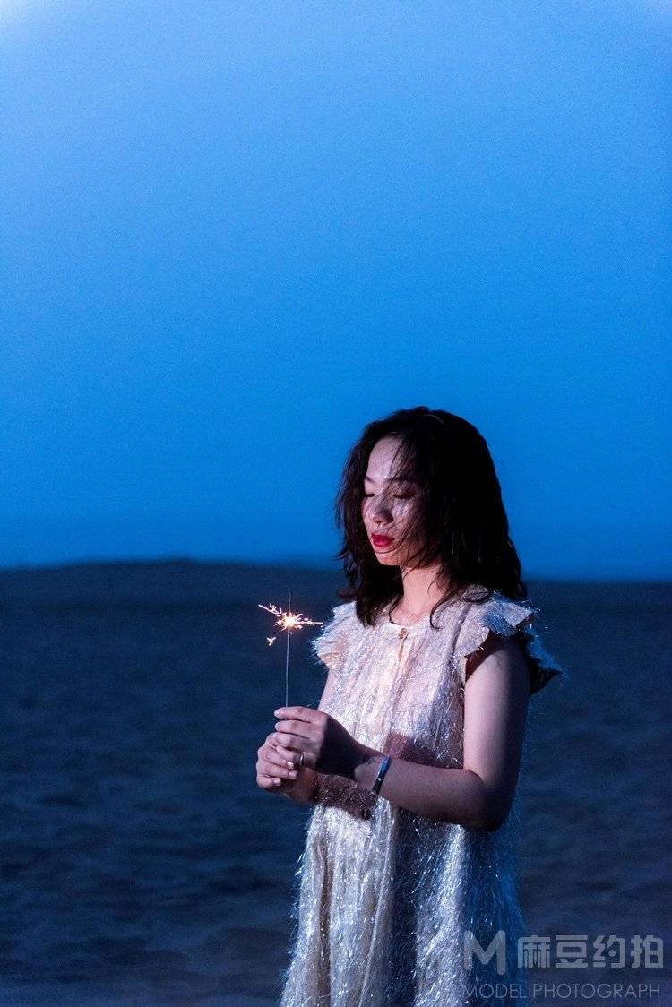 黑白模特