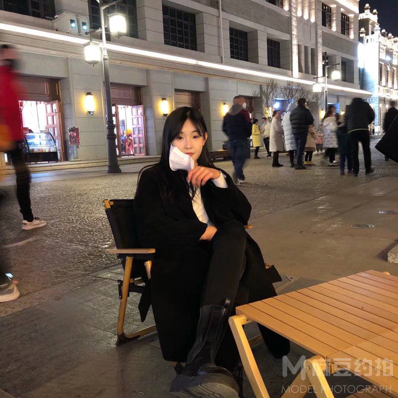 校园模特