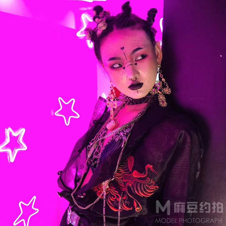 暗黑模特