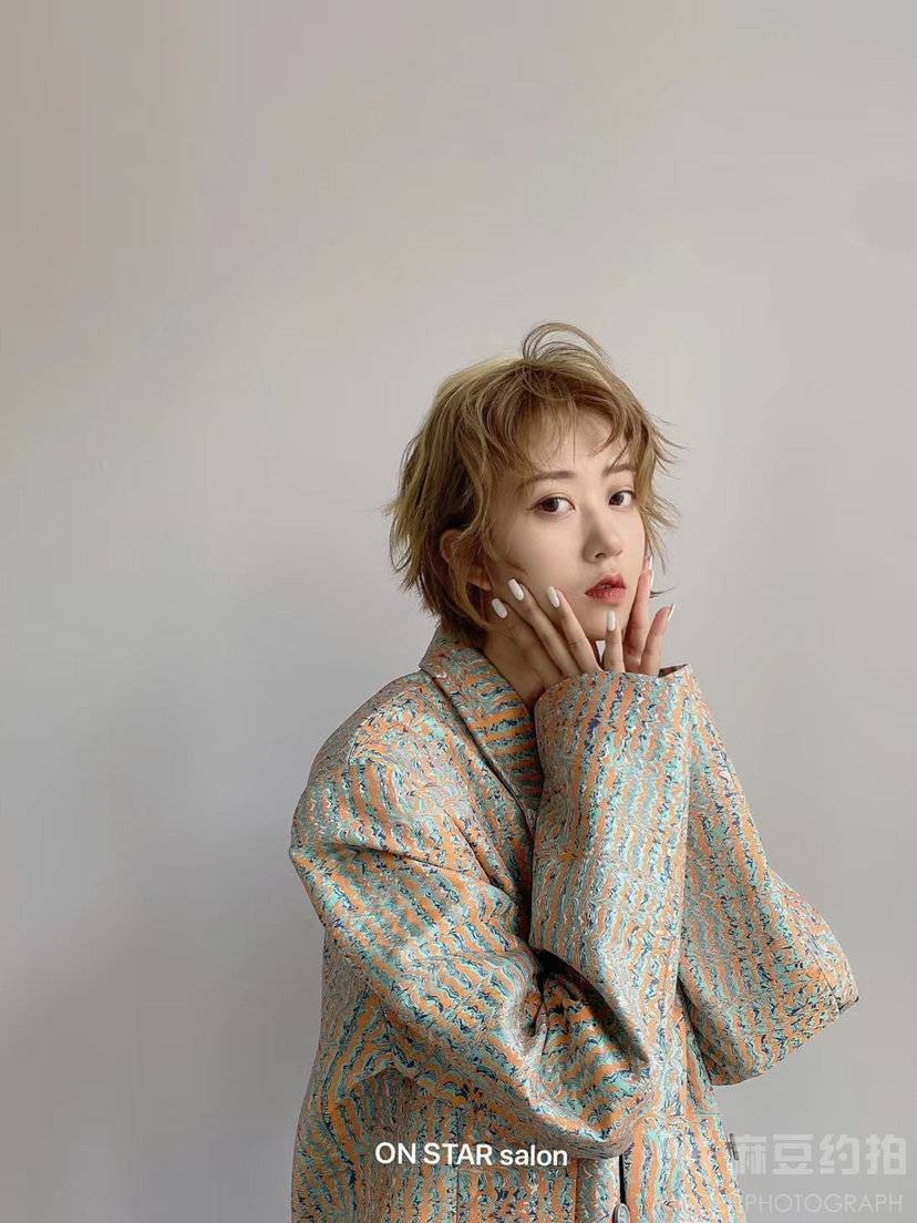 清新模特