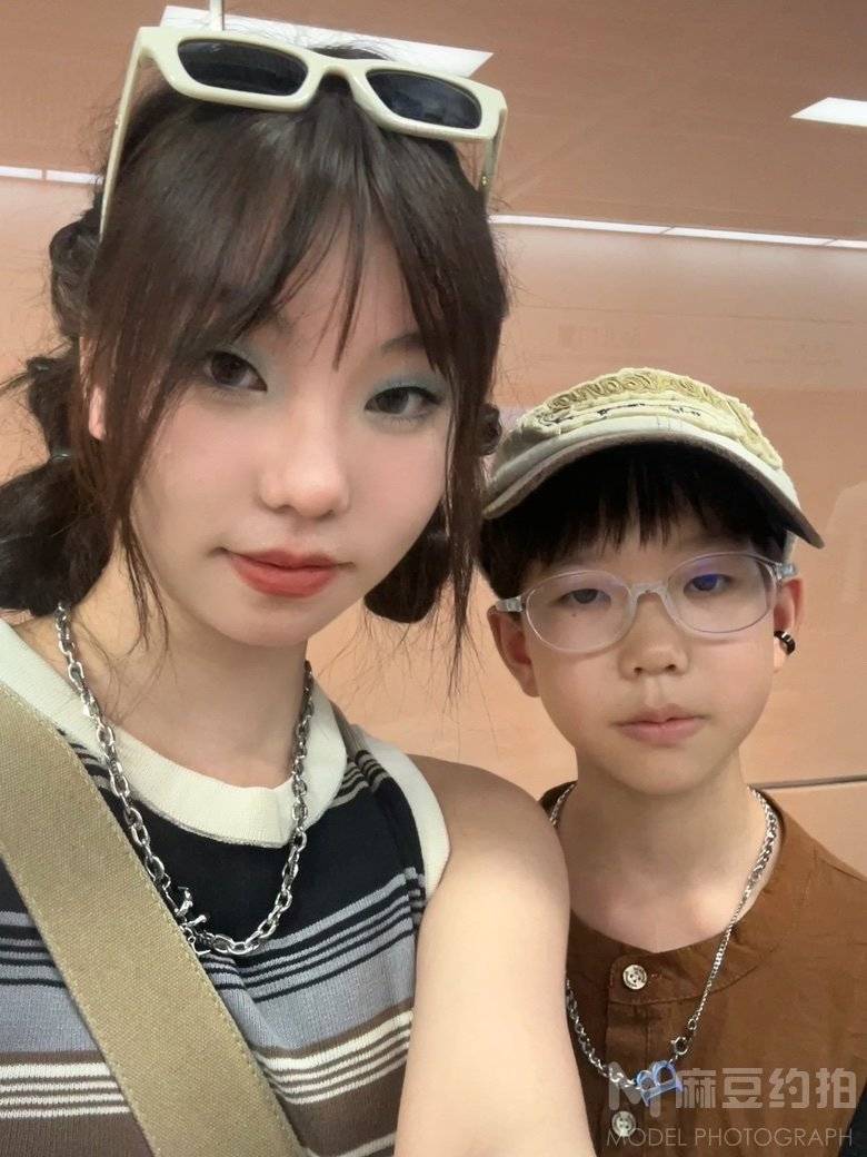 妆容模特