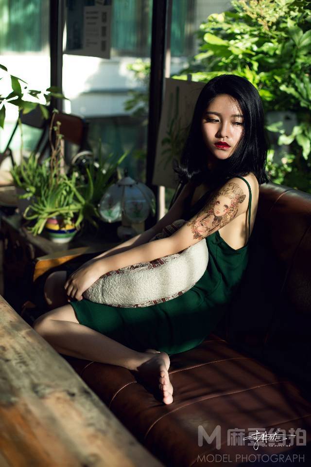 情绪模特