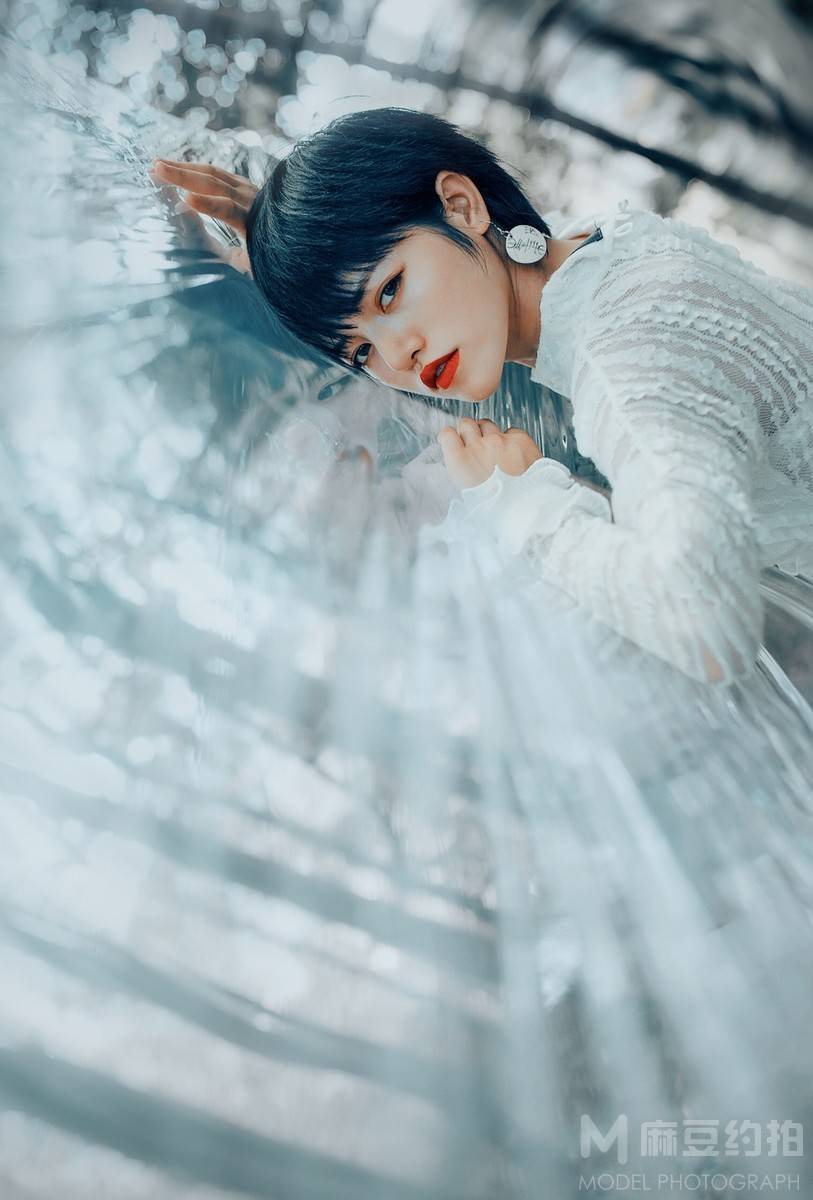 情绪模特