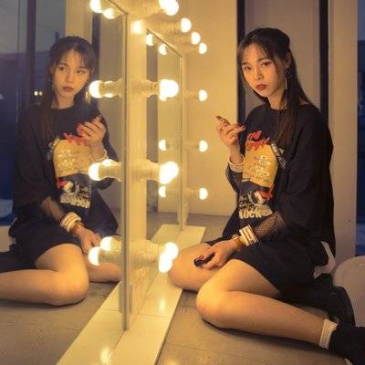 情绪模特