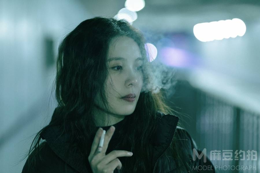 情绪模特