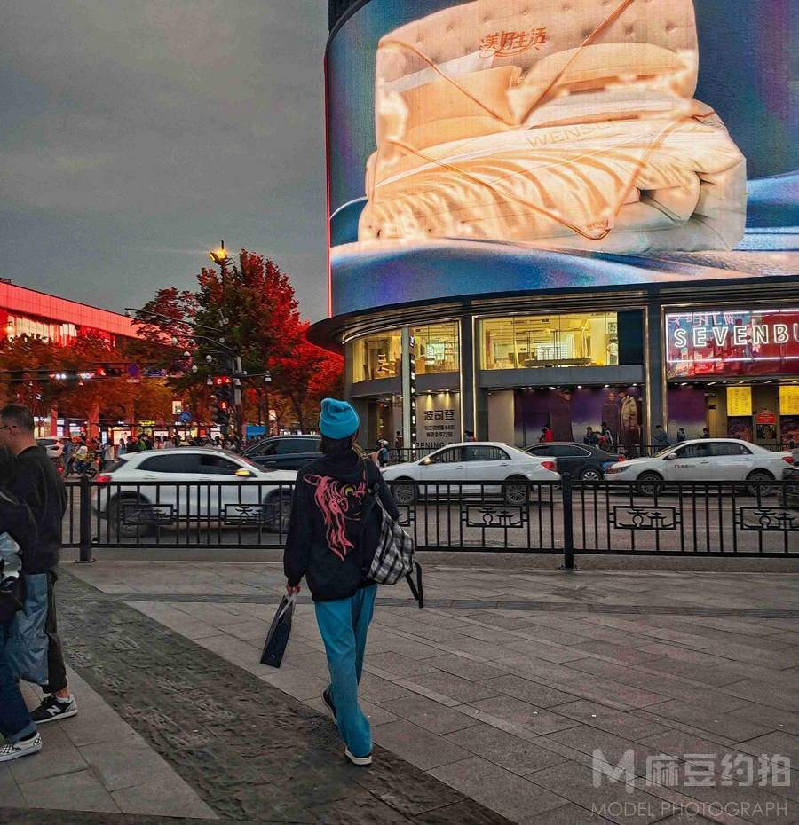 情绪模特