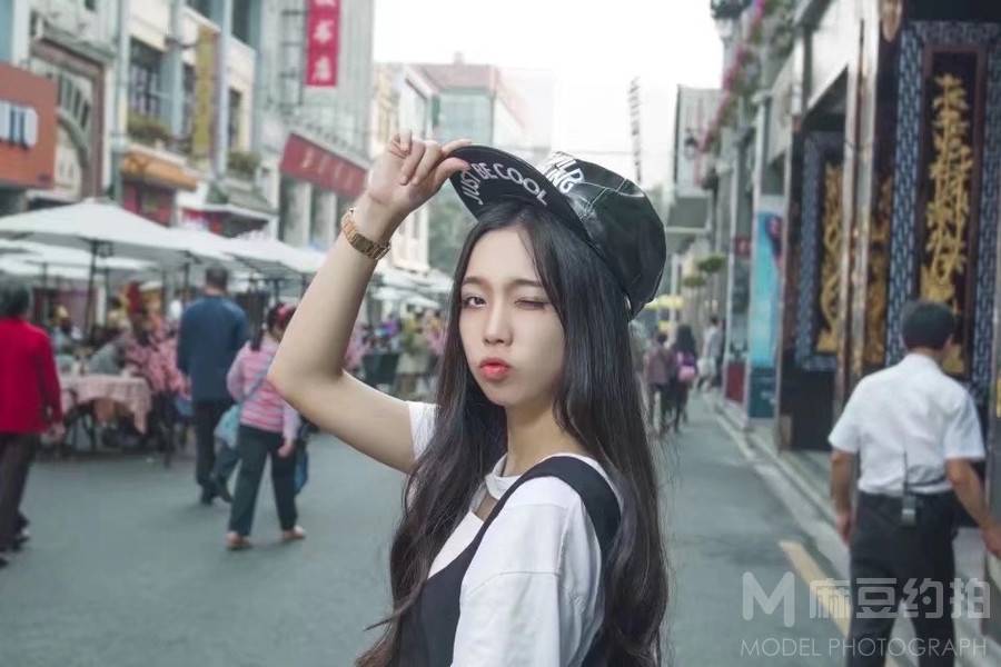情绪模特