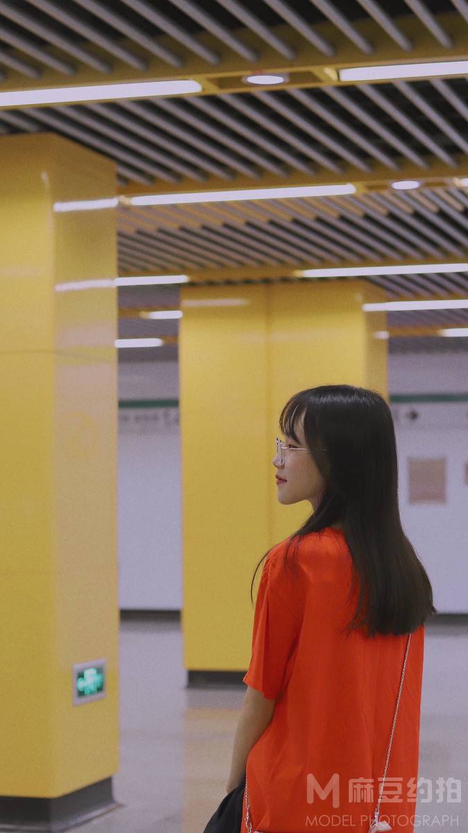 情绪模特