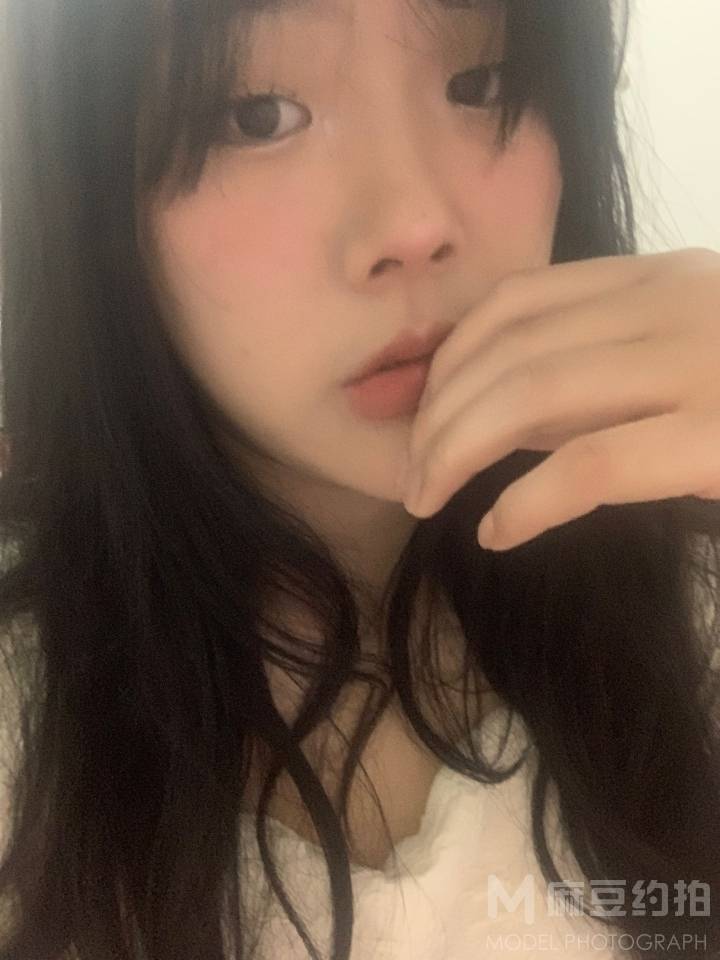 黑白模特
