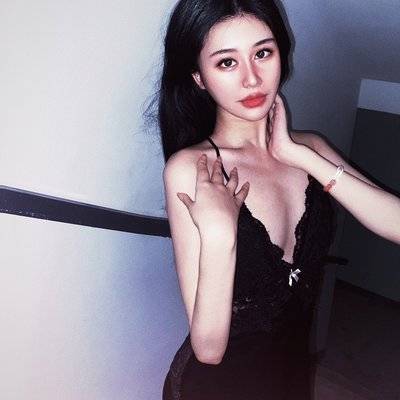 黑白模特